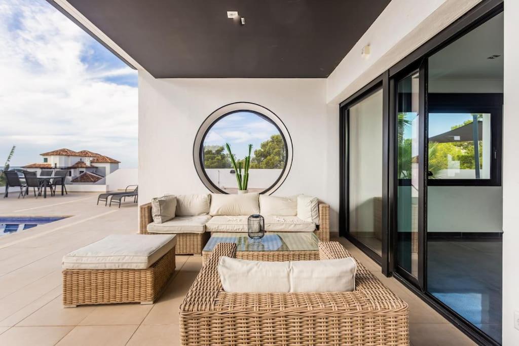 Villa In Финестрат Экстерьер фото