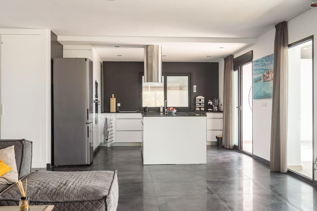 Villa In Финестрат Экстерьер фото